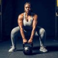Jak ćwiczyć z kettlebells aby poprawić swoją kondycję?